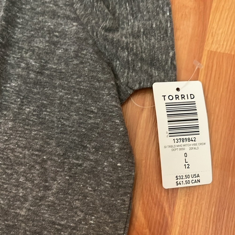 Torrid Gray Graphic Tee Witch Don't Kill My Vibe NWT - Picture 4 of 5